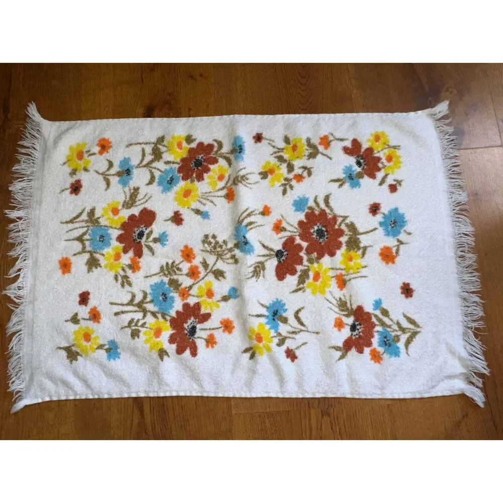 Vintage 1970s Dundee Bath Hand Towel, Floral Boho
